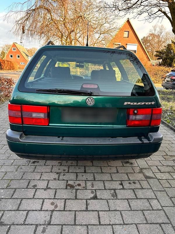 Second-hand VW Passat 90 CP (66 kW) 1996 Verde Break