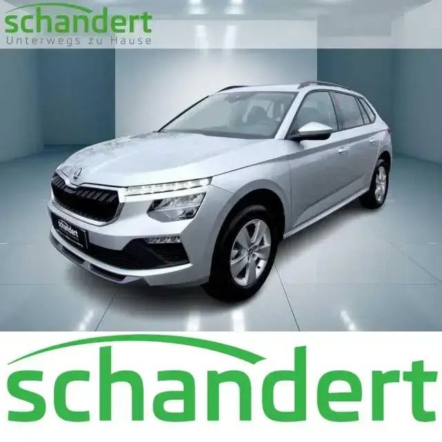 Brillantsilber metallic (silber) metallic Neu 2024 Skoda Kamiq Selection SUV | 25.850 € (Guter Preis) - Bild 1/4