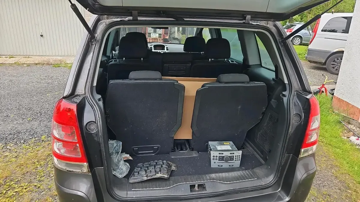 Gebraucht Opel Zafira 110 PS (80 kW) 2009 Beige Van / Kleinbus