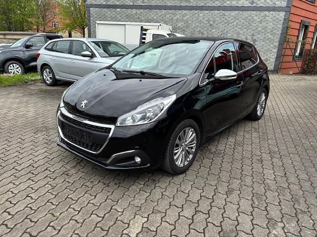 Schwarz perla metallic Gebraucht 2019 Peugeot 208 Allure Kleinwagen | 10.445 € (Guter Preis) - Bild 1/4