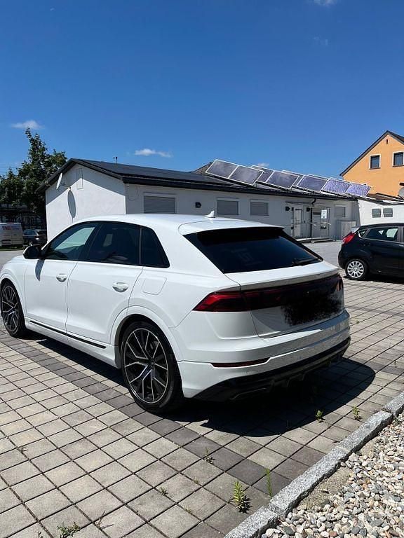 Gebraucht Audi Q8 Ambiente 394 PS (289 kW) 2024 Weiß SUV