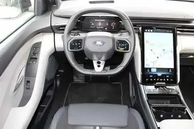 Gebraucht Ford Capri Extended Range 210 kW (286 PS) 2025 Frostweiß SUV