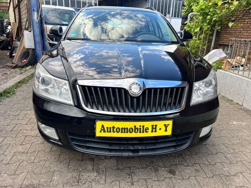 Schwarz Gebraucht 2009 Skoda Octavia Ambiente Kombi | 2.999 € - Bild 1/4