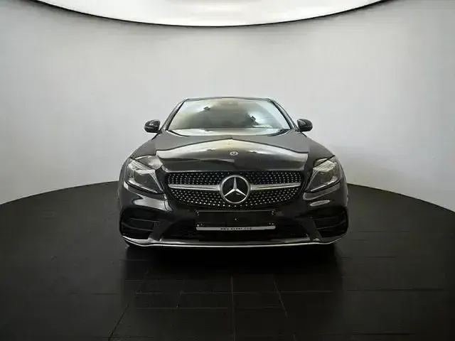 Gebraucht Mercedes C180 AMG line 176 PS (129 kW) 2019 Obsidianschwarz Limousine