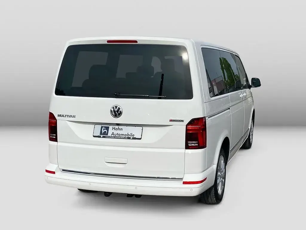 Gebraucht VW Multivan Generation Six 204 PS (150 kW) 2021 Weiß Van / Kleinbus