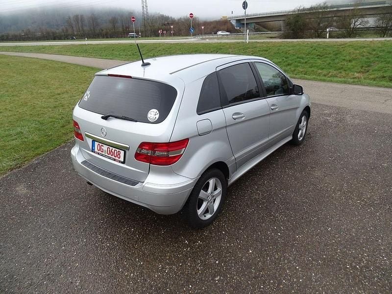 Gebraucht Mercedes B170 116 PS (85 kW) 2008 Silber Van / Kleinbus