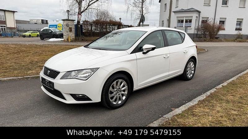 Weiß Gebraucht 2013 Seat Leon Style Limousine | 5.490 € (Teuer) - Bild 1/4