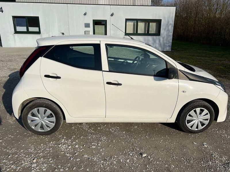 Gebraucht Toyota Aygo 72 PS (52 kW) 2019 Weiß Kleinwagen