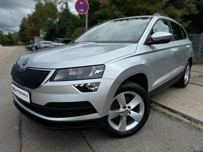 Silber Gebraucht 2022 Skoda Karoq Ambition SUV | 23.699 € (Superpreis) - Bild 1/4