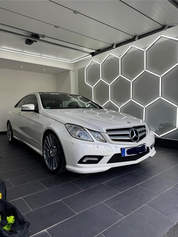 Weiß Gebraucht 2011 Mercedes E350 Avantgarde Coupé | 19.000 € (Teuer) - Bild 1/4