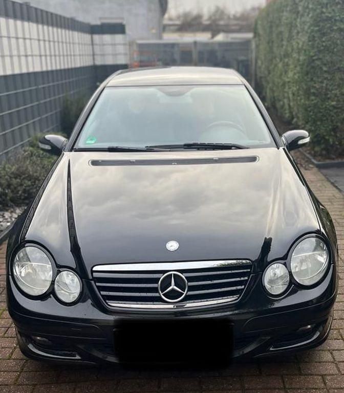 Schwarz Gebraucht 2007 Mercedes C180 Coupé | 3.200 € (Fairer Preis) - Bild 1/4