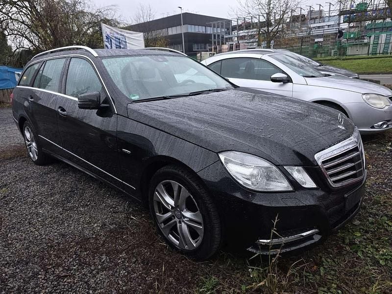 Gebraucht Mercedes E350 265 PS (194 kW) 2011 Schwarz Kombi