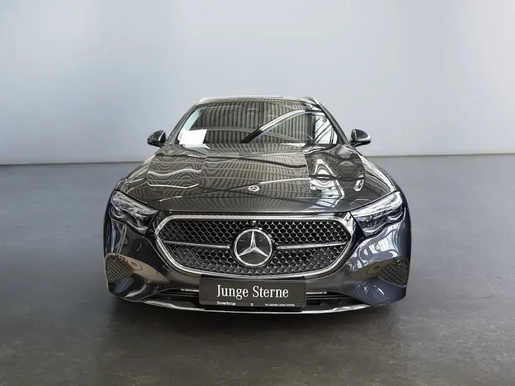 Gebraucht Mercedes 300 Avantgarde 197 PS (144 kW) 2025 Graulack graphitgrau (metallic) Kombi