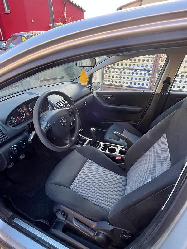 Gebraucht Mercedes A160 82 PS (60 kW) 2007 Silber Kleinwagen
