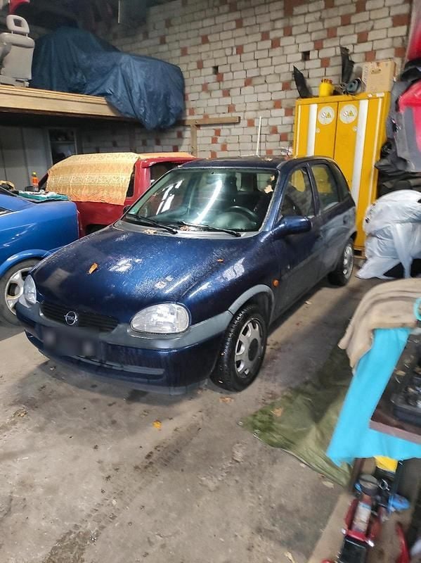 Blau Gebraucht 2000 Opel Corsa Kleinwagen | 450 € (Guter Preis) - Bild 1/4