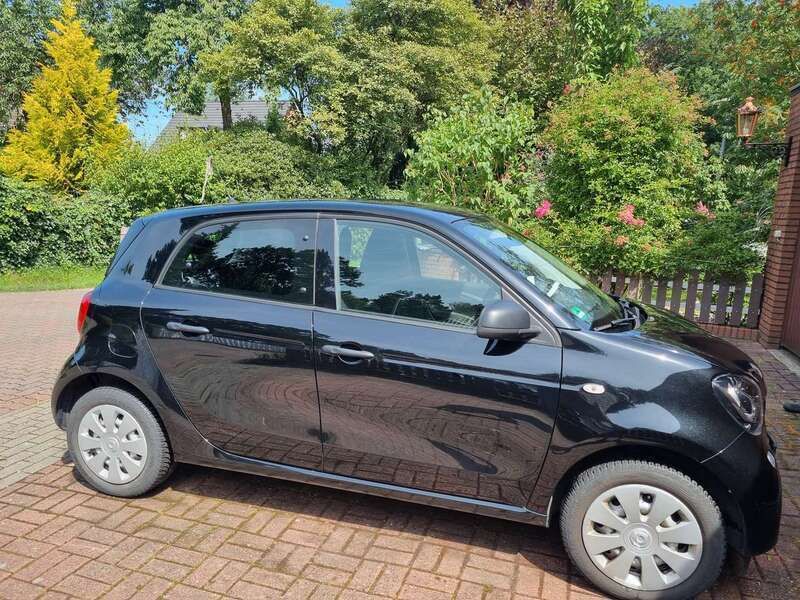 Schwarz Gebraucht 2019 Smart ForFour Kleinwagen | 11.850 € (Fairer Preis) - Bild 1/4