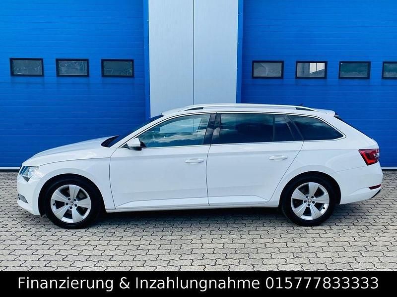 Weiß Gebraucht 2019 Skoda Superb Style Kombi | 16.500 € (Fairer Preis) - Bild 1/4