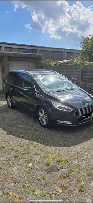 Schwarz Gebraucht 2016 Ford Galaxy Titanium Van / Kleinbus | 10.990 € (Teuer) - Bild 1/4