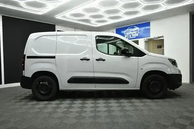 Gebraucht Opel Combo 131 PS (96 kW) 2023 Weiß Van / Kleinbus