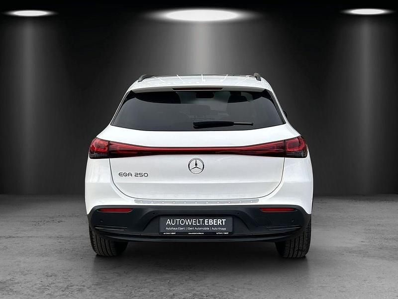 Gebraucht Mercedes EQA250 Business 139 kW (190 PS) 2022 Weiß SUV