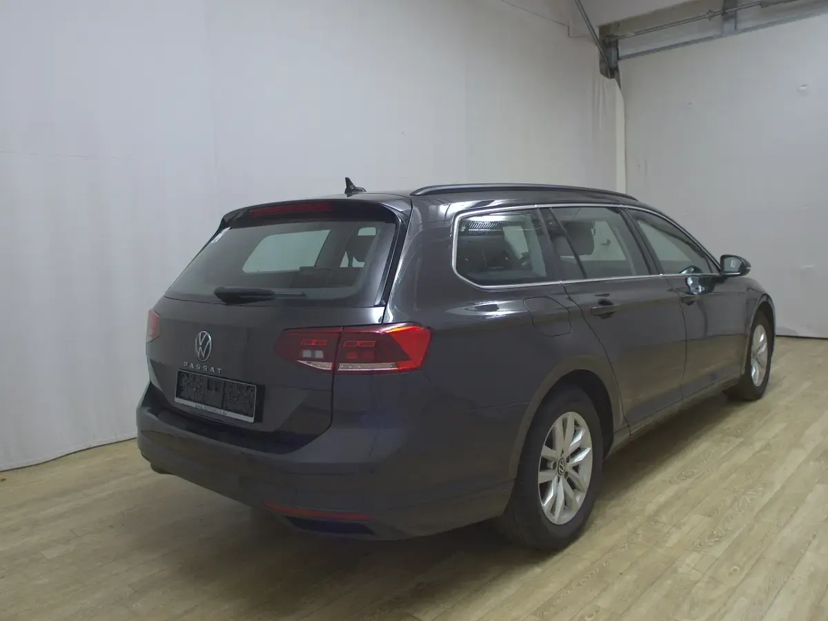 Używany VW Passat Business 150 KM (110 kW) 2023 Szary Kombi