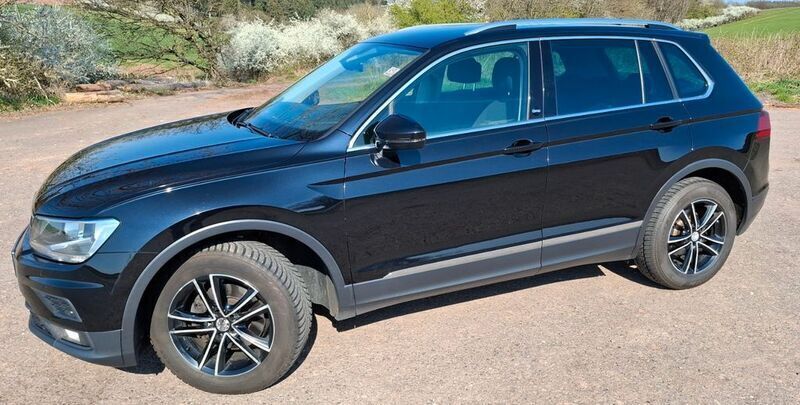 Schwarz Gebraucht 2017 VW Tiguan Sound SUV | 18.500 € (Fairer Preis) - Bild 1/4