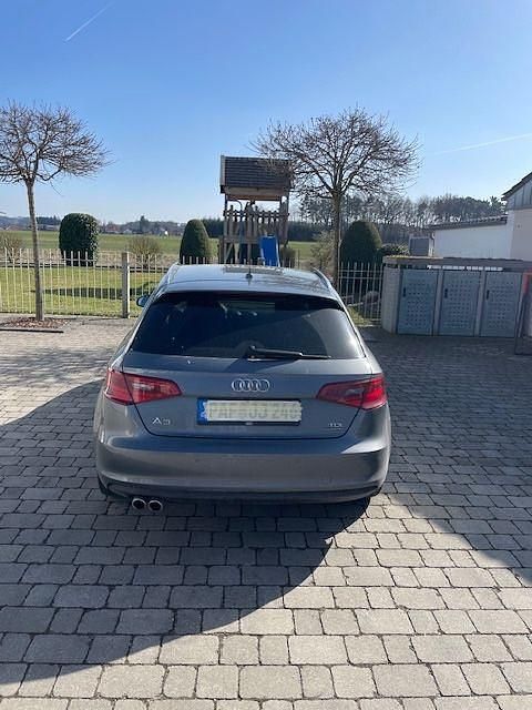 Gebraucht Audi A3 Ambition 150 PS (110 kW) 2015 Grau Limousine