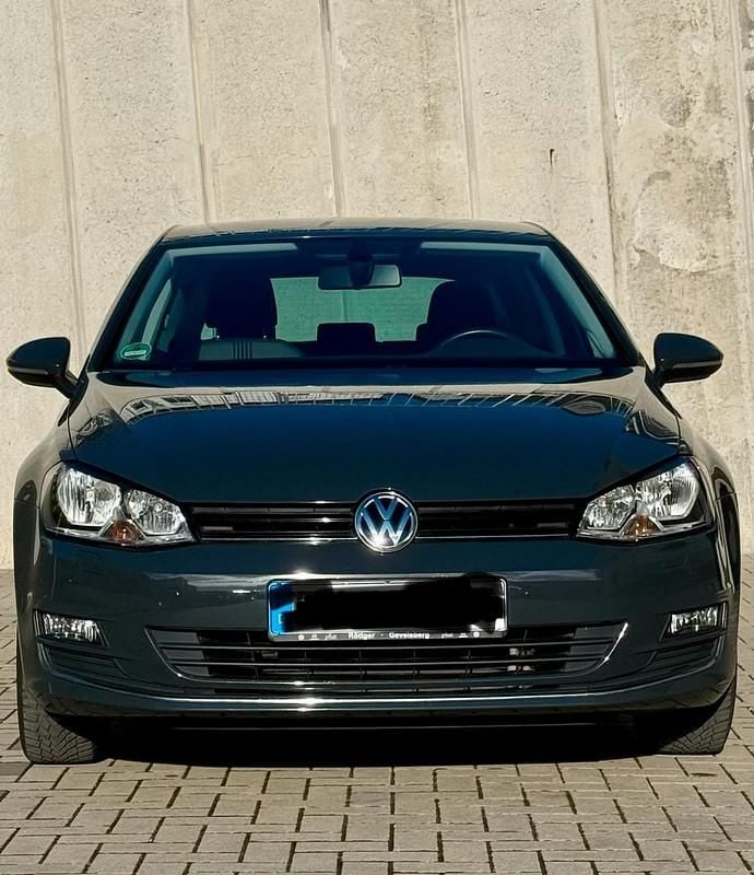 Grau Gebraucht 2016 VW Golf Allstar Limousine | 9.500 € (Superpreis) - Bild 1/4