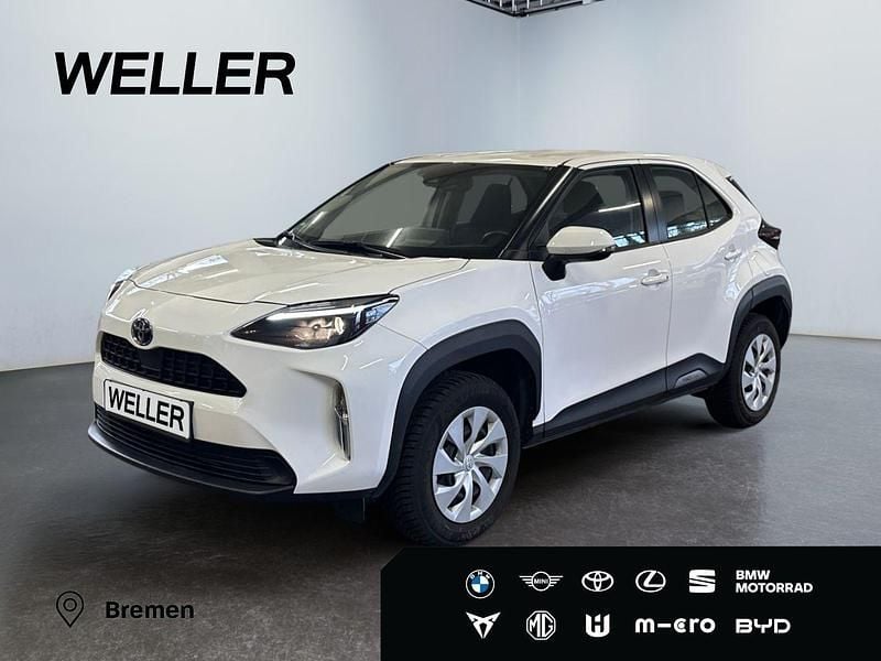 Weiss Gebraucht 2022 Toyota Yaris Cross Business Edition SUV | 21.880 € (Guter Preis) - Bild 1/3