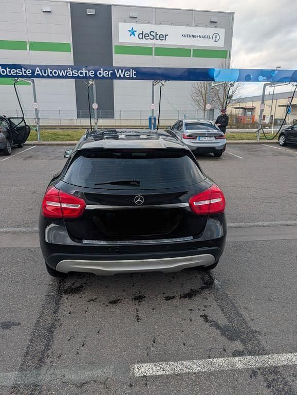Gebraucht Mercedes GLA200 156 PS (114 kW) 2014 Schwarz SUV