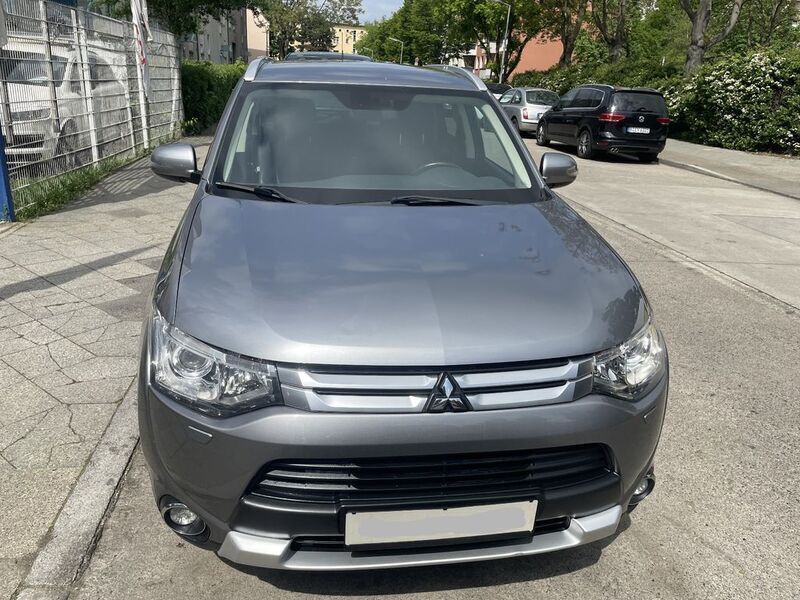 Gebraucht Mitsubishi Outlander 150 PS (110 kW) 2014 Grau SUV