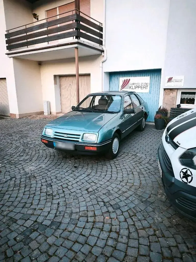 Occasion Ford Sierra 75 ch (55 kW) 1983 Vert Berline