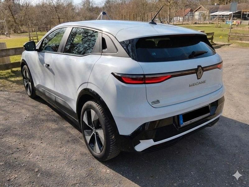 Gebraucht Renault Megane E-Tech Equilibre 96 kW (131 PS) 2022 Weiß Limousine