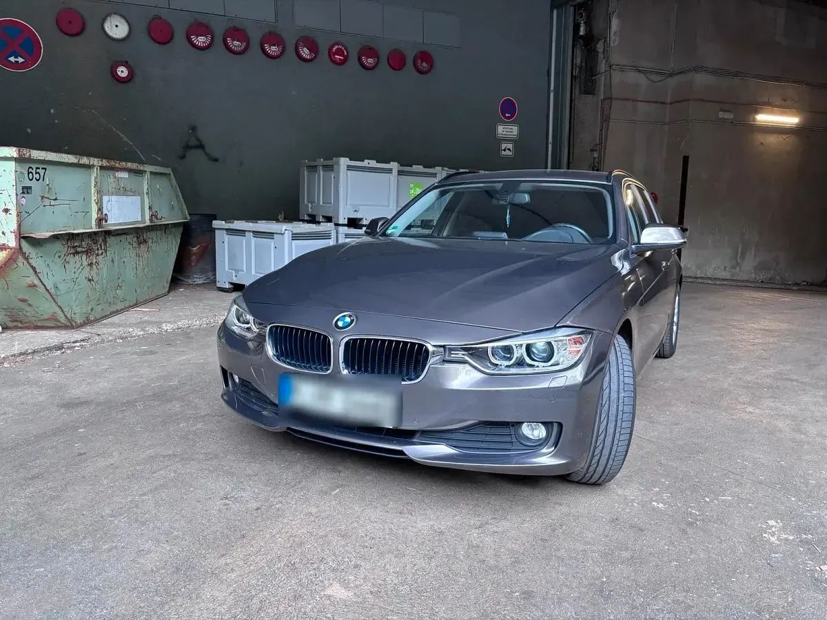 Gebraucht BMW 318 143 PS (105 kW) 2012 Braun Kombi