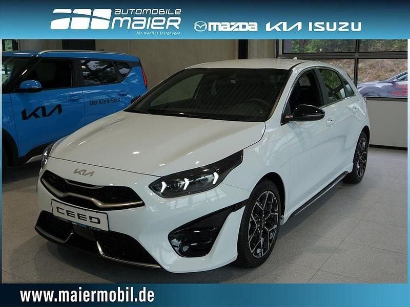 Neu Kia Ceed GT-Line 140 PS (102 kW) 2025 Weiß Kleinwagen
