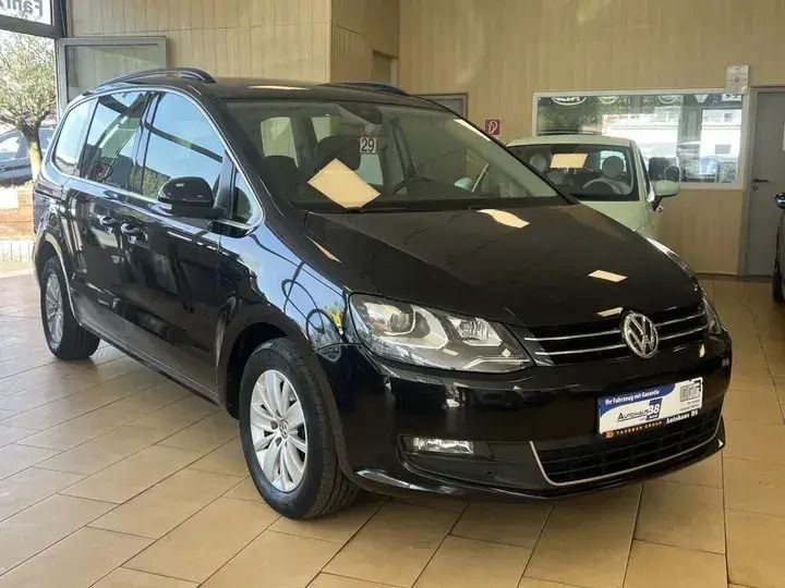 Schwarz deep black perleffekt Gebraucht 2020 VW Sharan Comfortline Van / Kleinbus | 23.500 € (Guter Preis) - Bild 1/4