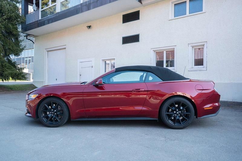 Gebraucht Ford Mustang 317 PS (233 kW) 2016 Rot Cabrio