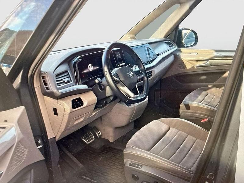 Gebraucht VW Multivan Goal 150 PS (110 kW) 2025 Grau Van