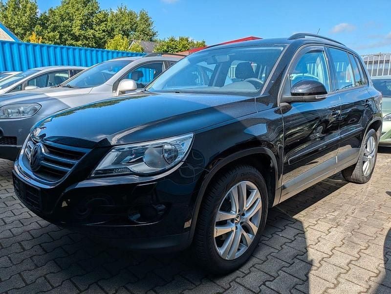 Schwarz Gebraucht 2009 VW Tiguan Track & Field SUV | 8.999 € (Etwas zu teuer) - Bild 1/4
