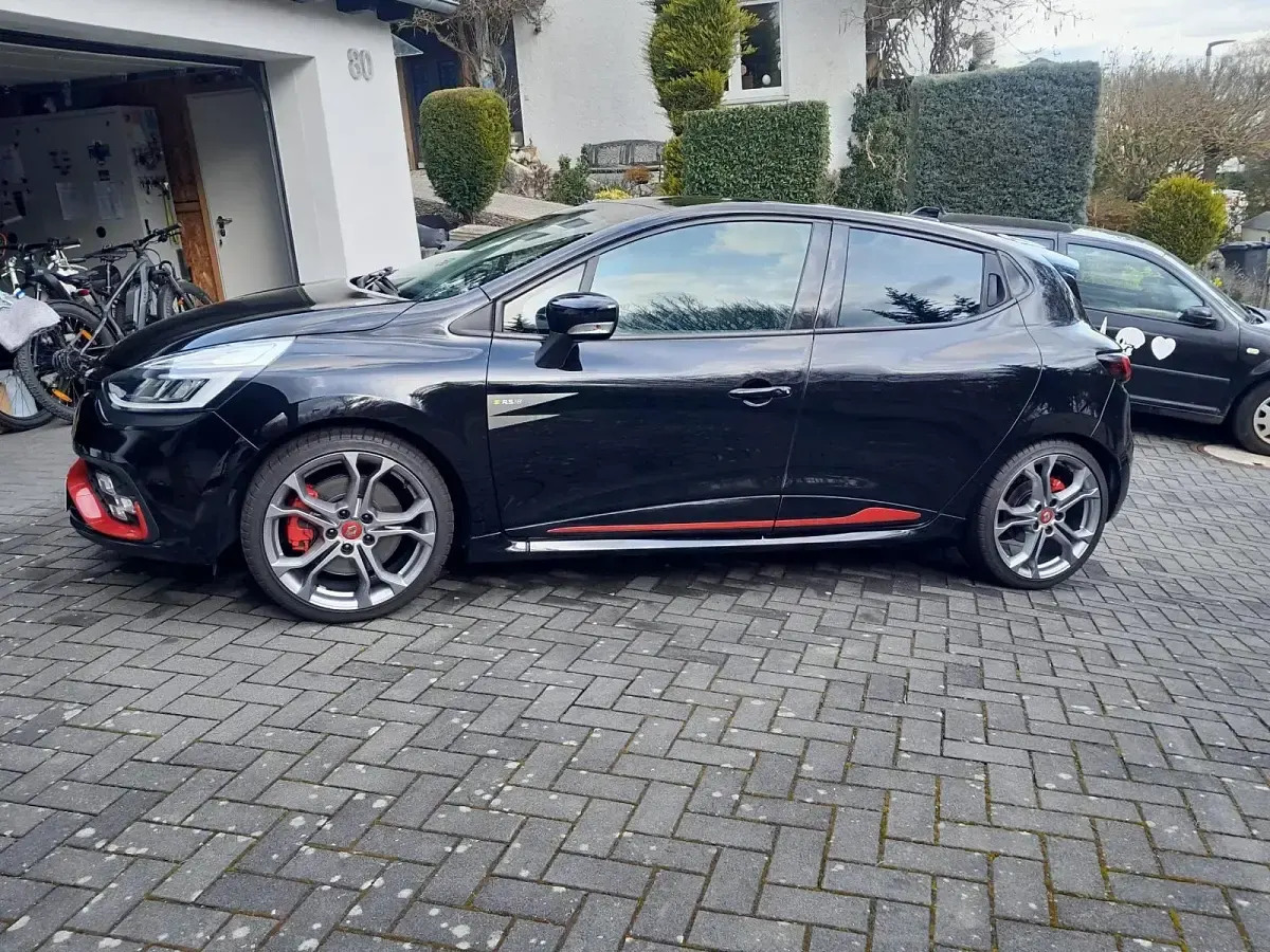 Gebraucht Renault Clio R.S. 221 PS (162 kW) 2018 Schwarz Kleinwagen