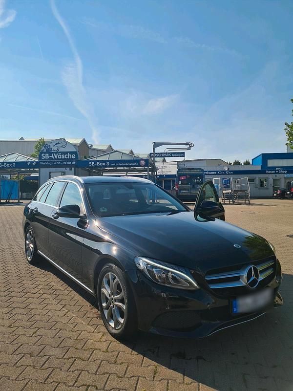 Schwarz Gebraucht 2017 Mercedes C220 Avantgarde Kombi | 15.990 € (Fairer Preis) - Bild 1/4