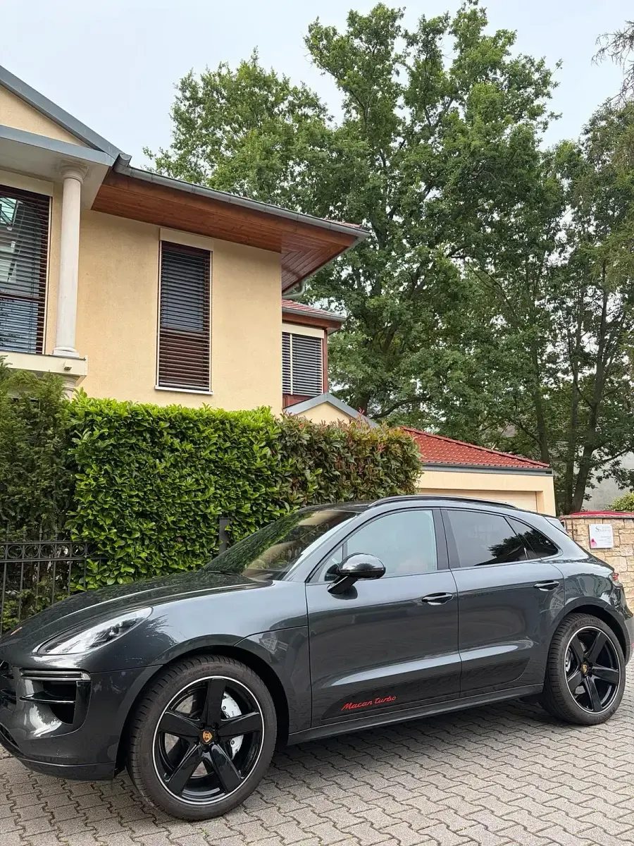 Gebraucht Porsche Macan Turbo 441 PS (324 kW) 2021 Grau SUV
