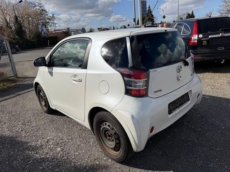 Gebraucht Toyota iQ 68 PS (50 kW) 2009 Weiß Kleinwagen