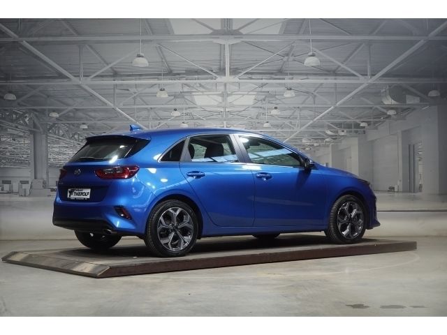 Gebraucht Kia Ceed Spirit 140 PS (102 kW) 2019 Blau Kleinwagen