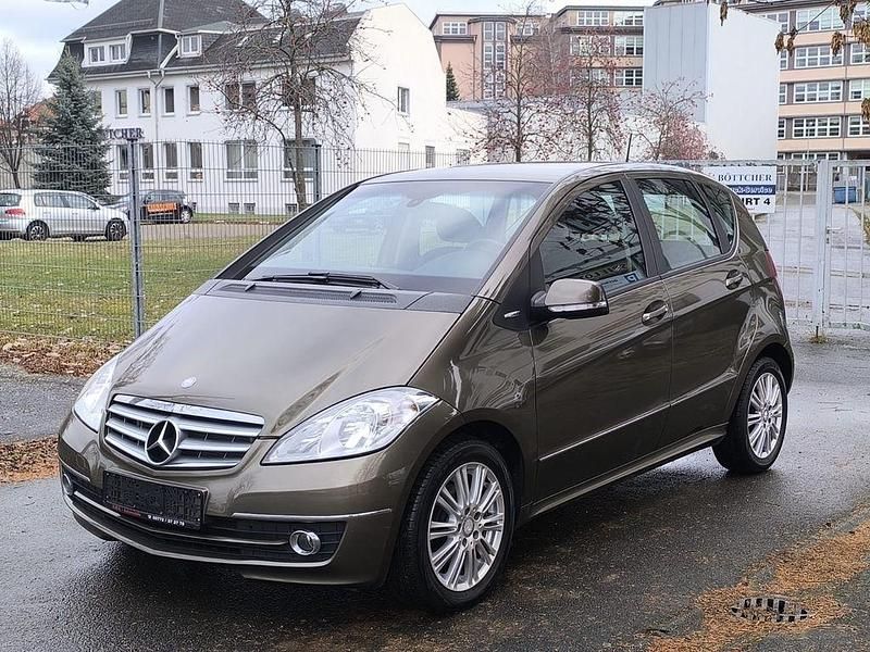Gebraucht Mercedes A160 95 PS (69 kW) 2012 Braun Limousine