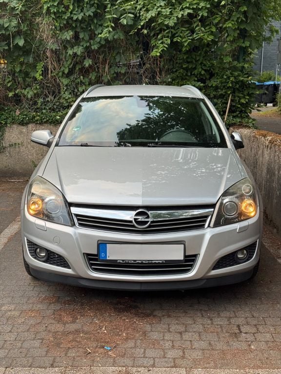 Silber Gebraucht 2008 Opel Astra Cosmo Kombi | 4.000 € (Etwas zu teuer) - Bild 1/4