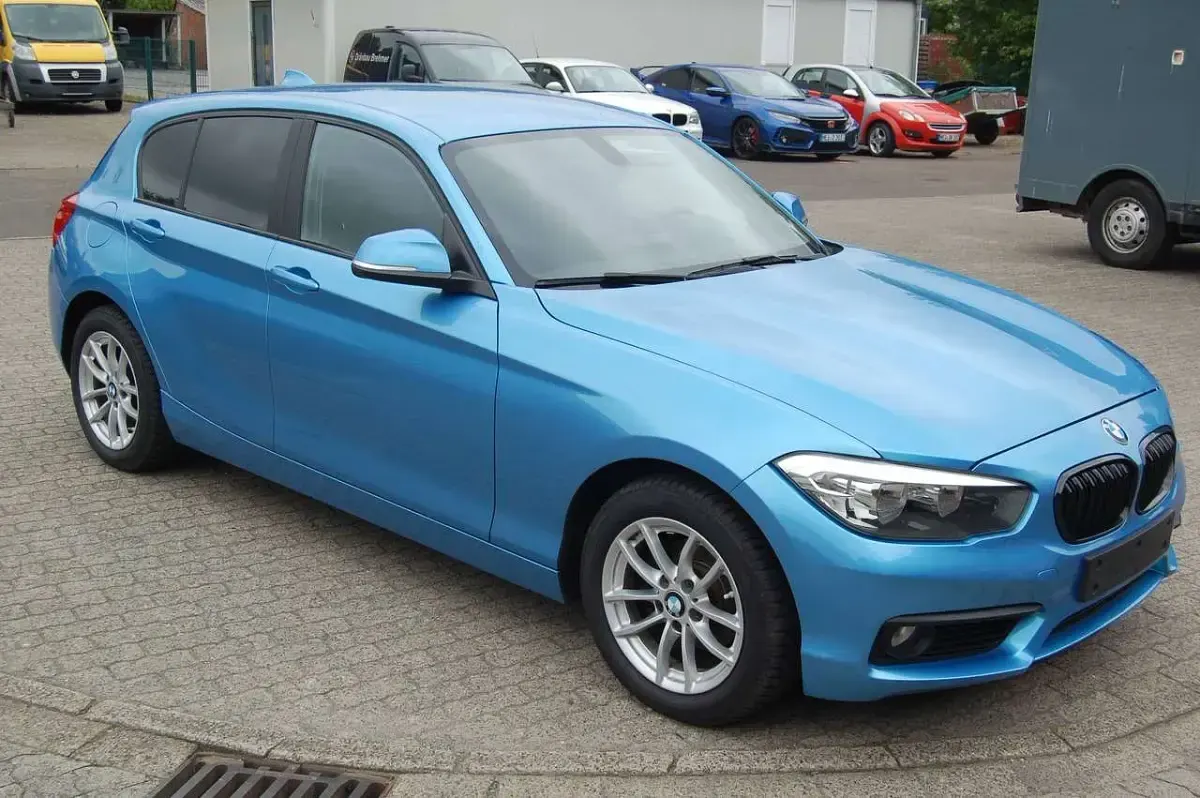 Gebraucht BMW 116 Advantage 109 PS (80 kW) 2018 Seaside blue metallic Kleinwagen