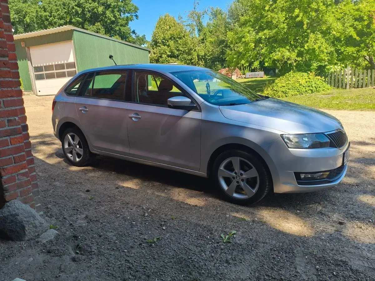 Gebraucht Skoda Rapid Style 95 PS (69 kW) 2018 Silber Kleinwagen