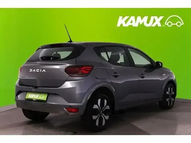 Gebraucht Dacia Sandero Expression 91 PS (66 kW) 2025 Silber / grau Limousine