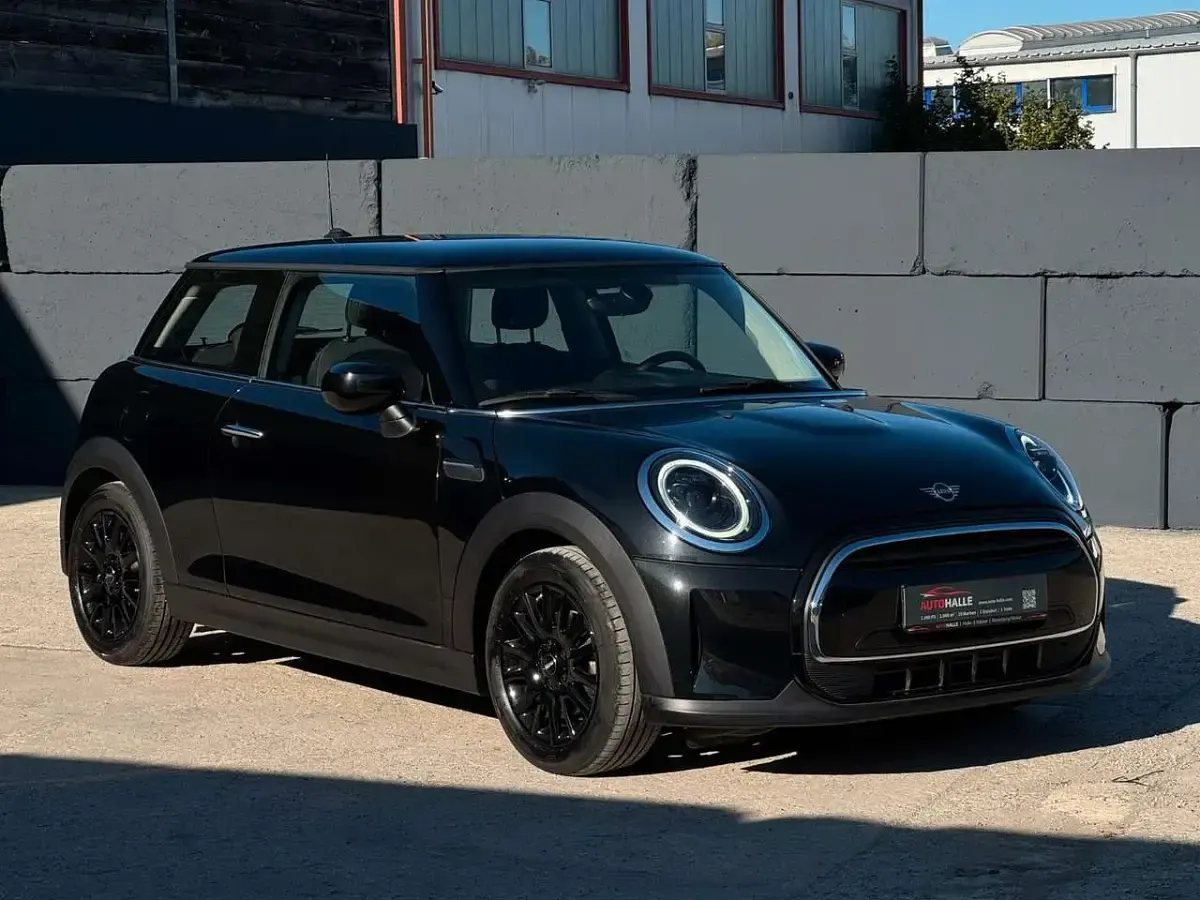 Occasion Mini ONE 102 PK (75 kW) 2022 Zwart Hatchback
